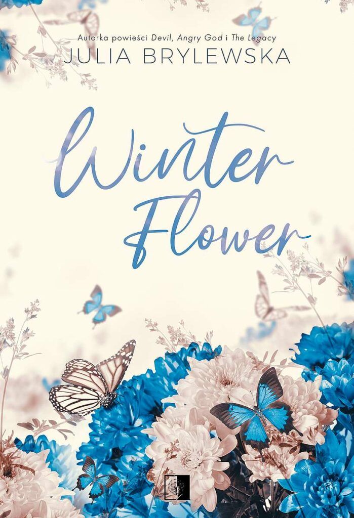 Na białym tle okładki Biało-niebieskie kwiaty i białe oraz niebieskie motyle
